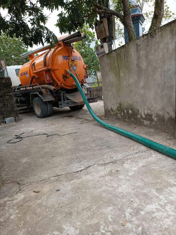 Hút bể phốt tại Vụ Bản